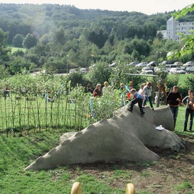 Der Kindermagnet beim Tag der Eröffnung, Kita Waldbär