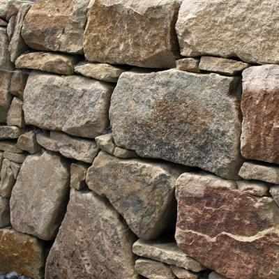 Rustikale Trockenmauer aus Ruhrsandstein 3